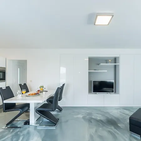 Apartment Kresic *